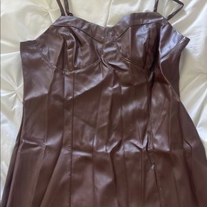 New dress leather size l